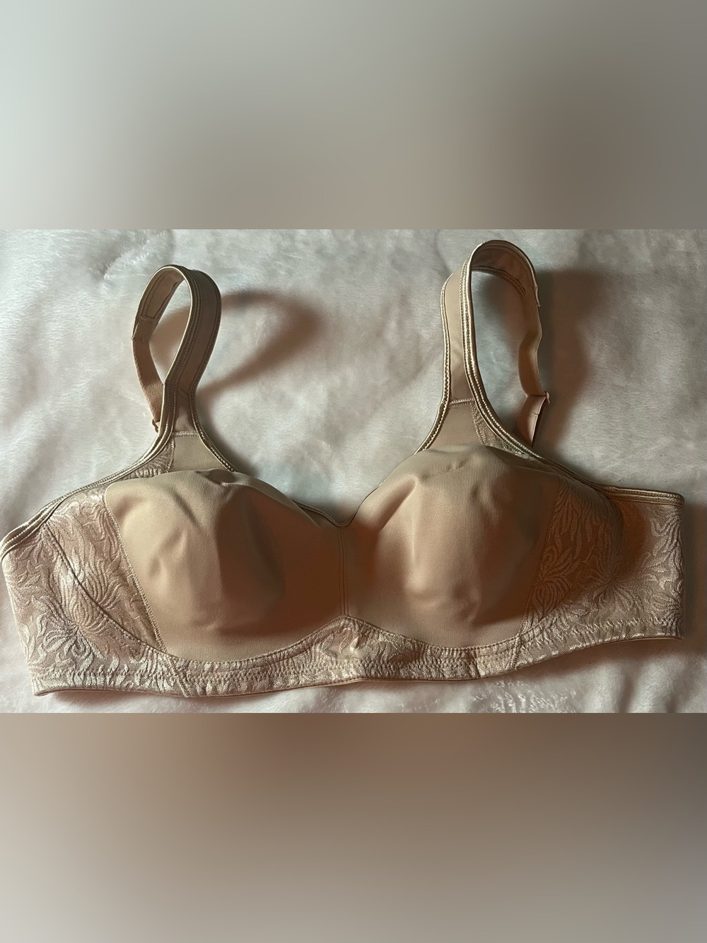 Playtex 18 Hour Side & Back Smoothing With Cool Comfort Wirefree Bra 40B